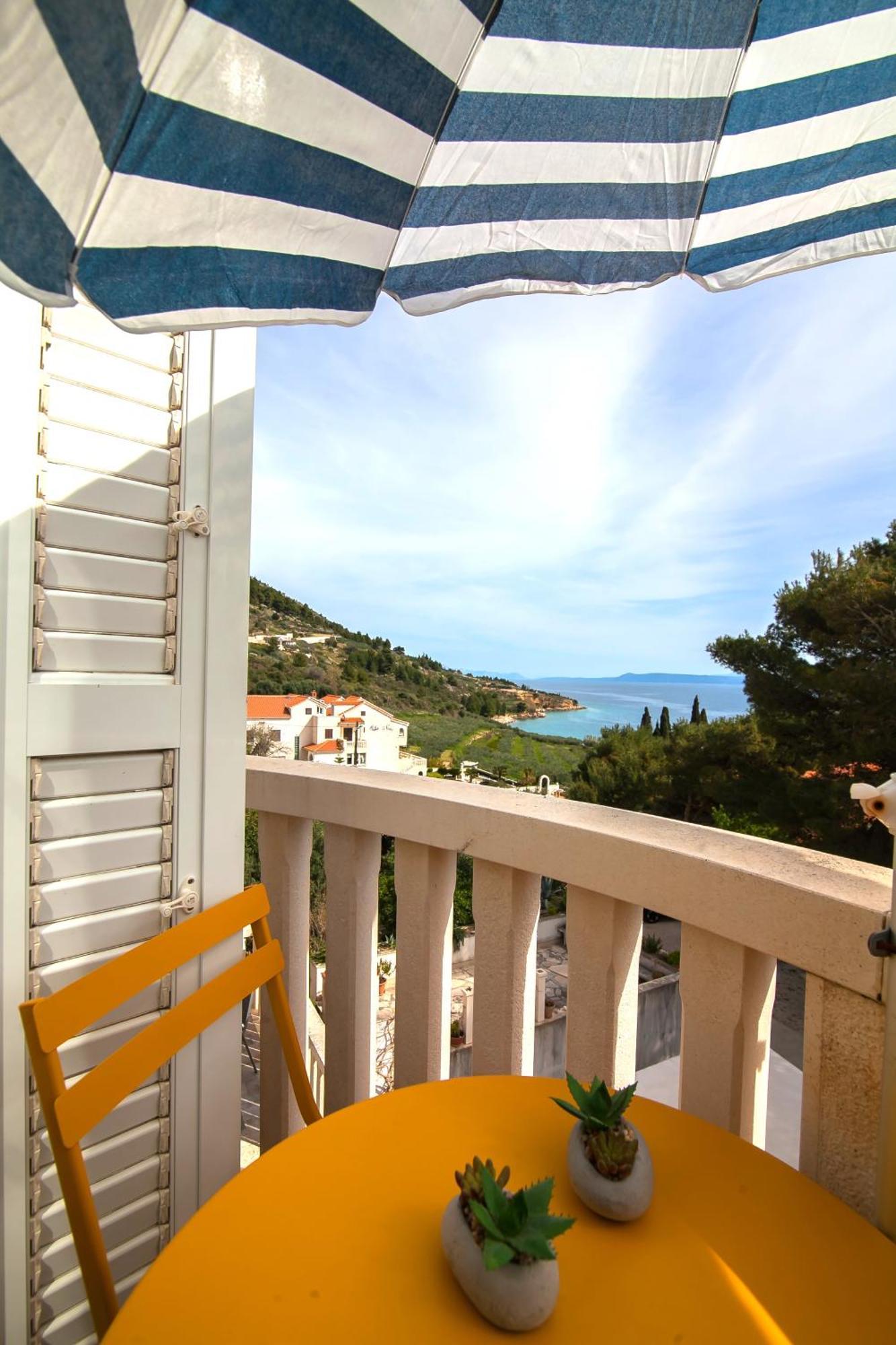 Helvetia Sunny Apartments Bol Exterior foto