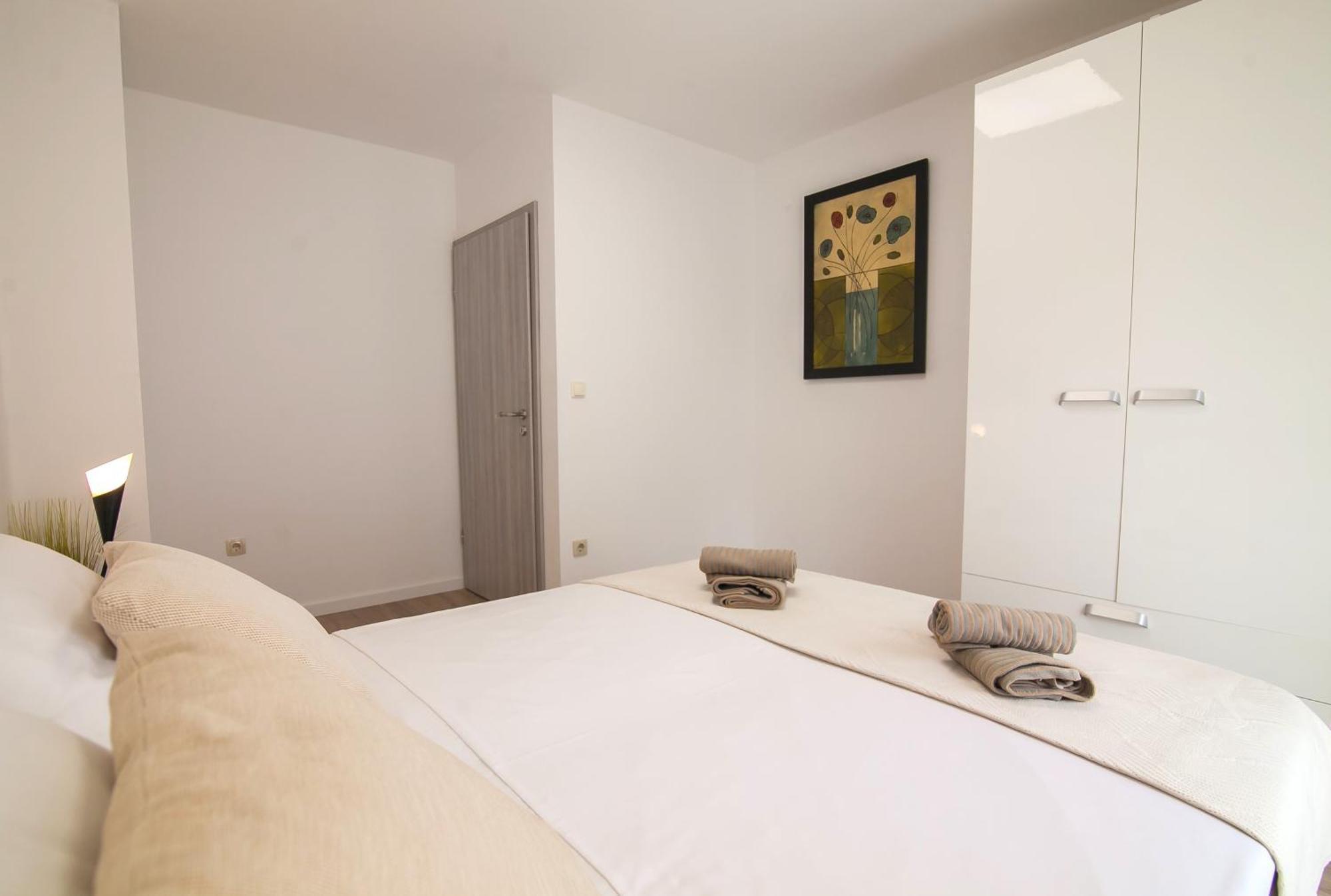 Helvetia Sunny Apartments Bol Exterior foto