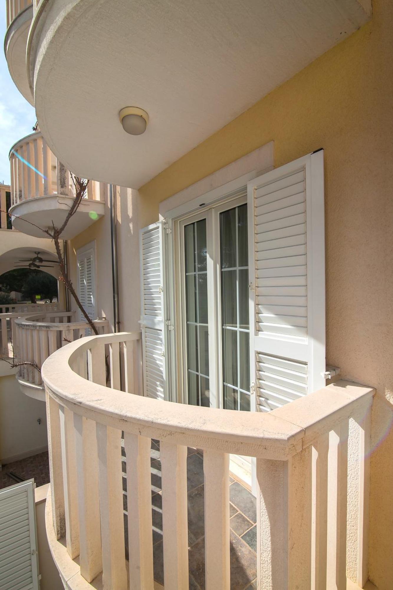 Helvetia Sunny Apartments Bol Exterior foto