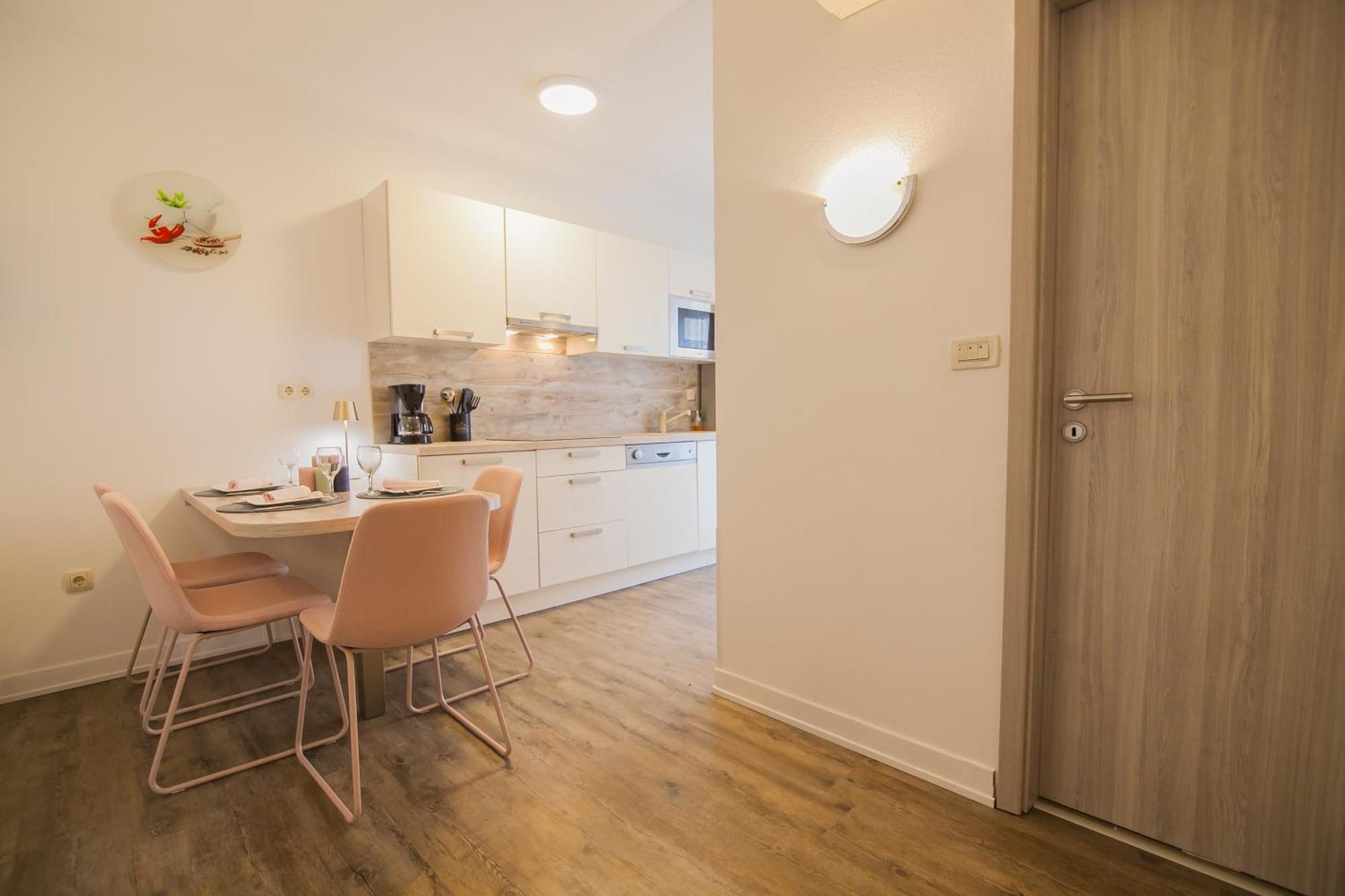 Helvetia Sunny Apartments Bol Exterior foto