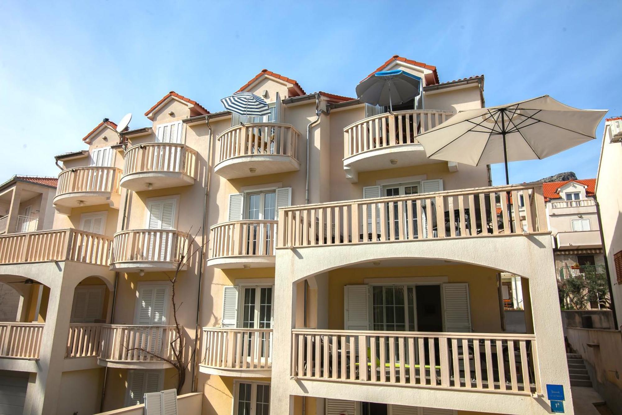 Helvetia Sunny Apartments Bol Exterior foto