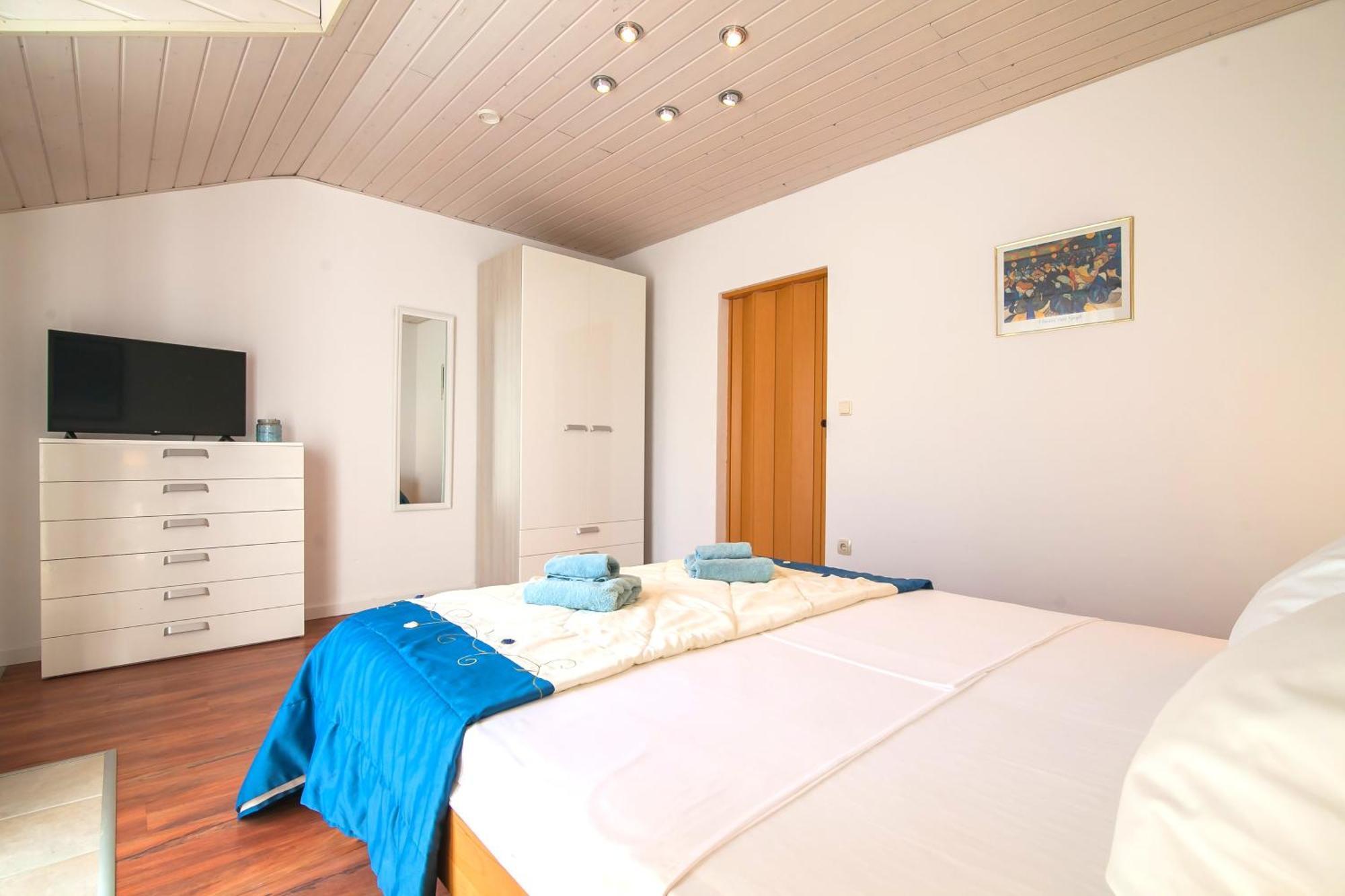 Helvetia Sunny Apartments Bol Exterior foto